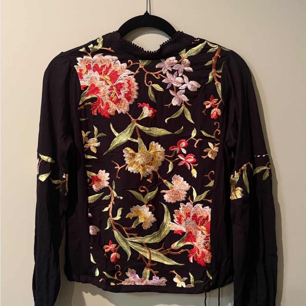Embroidered Floral Black Long-Sleeve Blouse